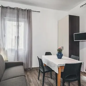 Bulldog Station With Private Wc, Ac, Tv Mestre